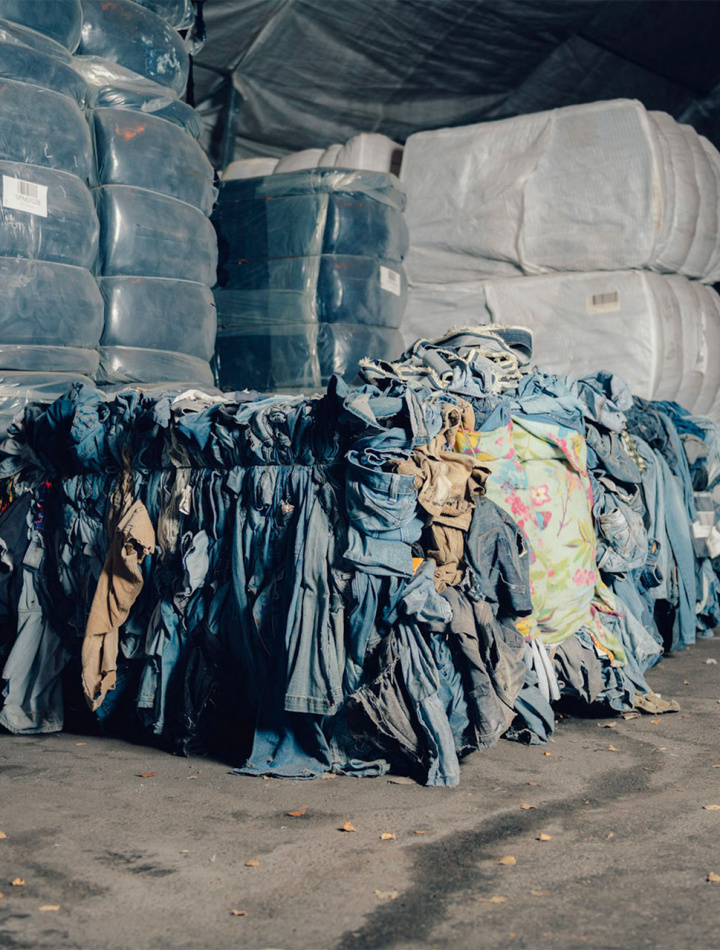 feedstock of discarded textiles and denim going to be recycled in Renewcell chemical recycling process